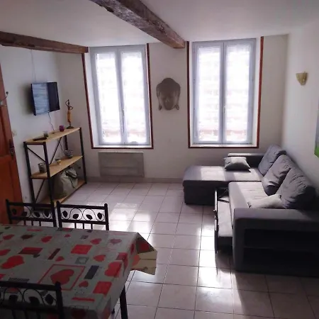 شقة Studio Cosy A / 28 M² / Parking & Internet Inclus *